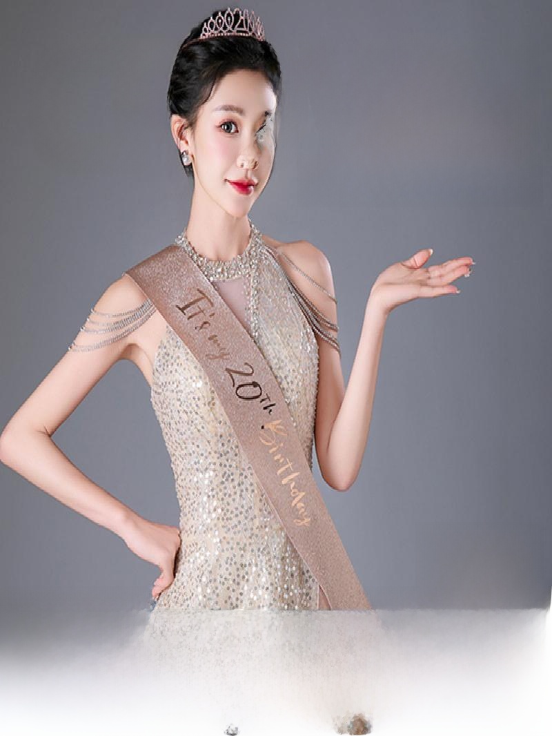 وشاح تاج ذهبي لامع بلون الشمبا - مراجعة Birthday Sash Glitter وسعره